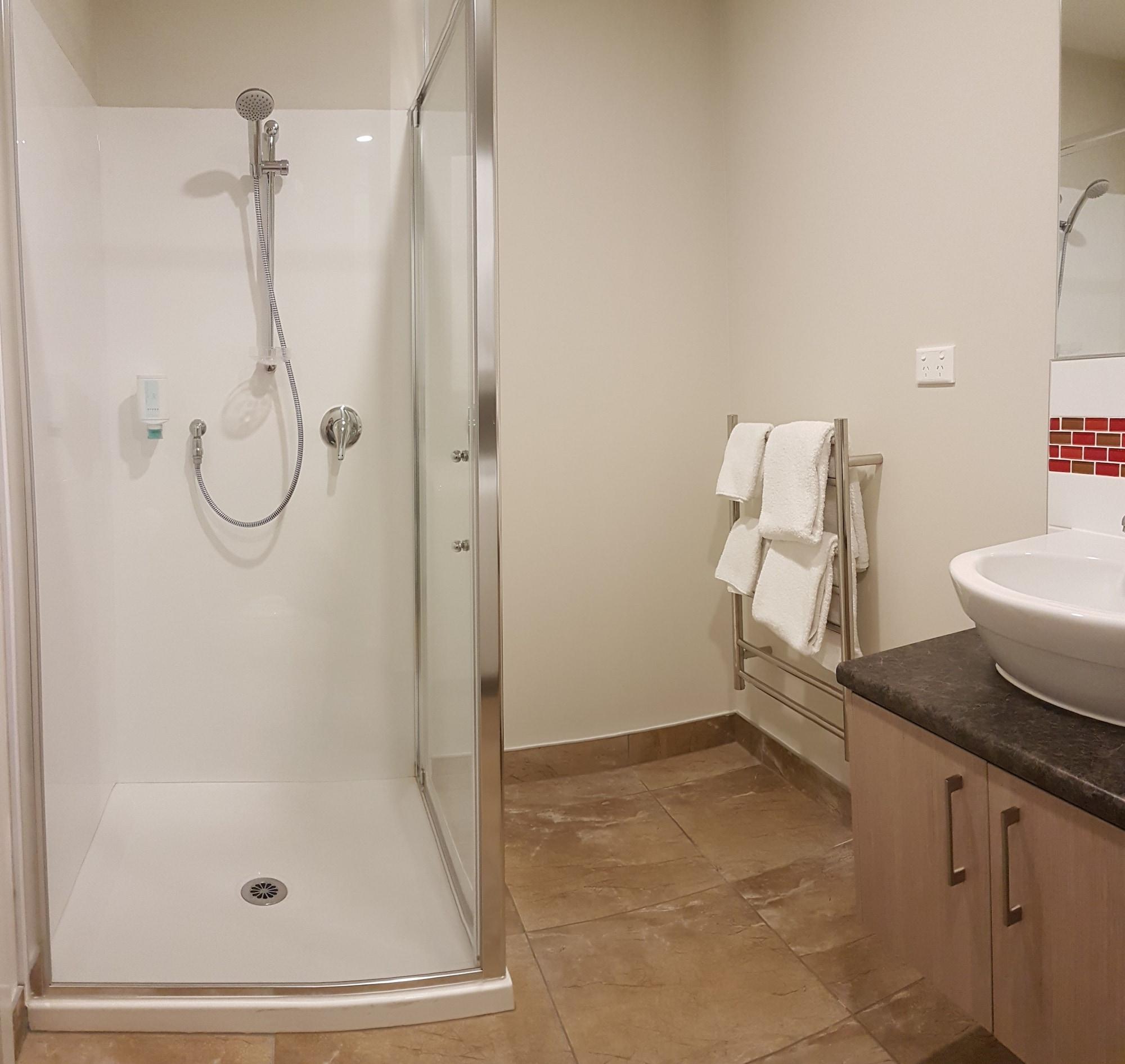 Ramada Suites By Wyndham Christchurch City Екстериор снимка