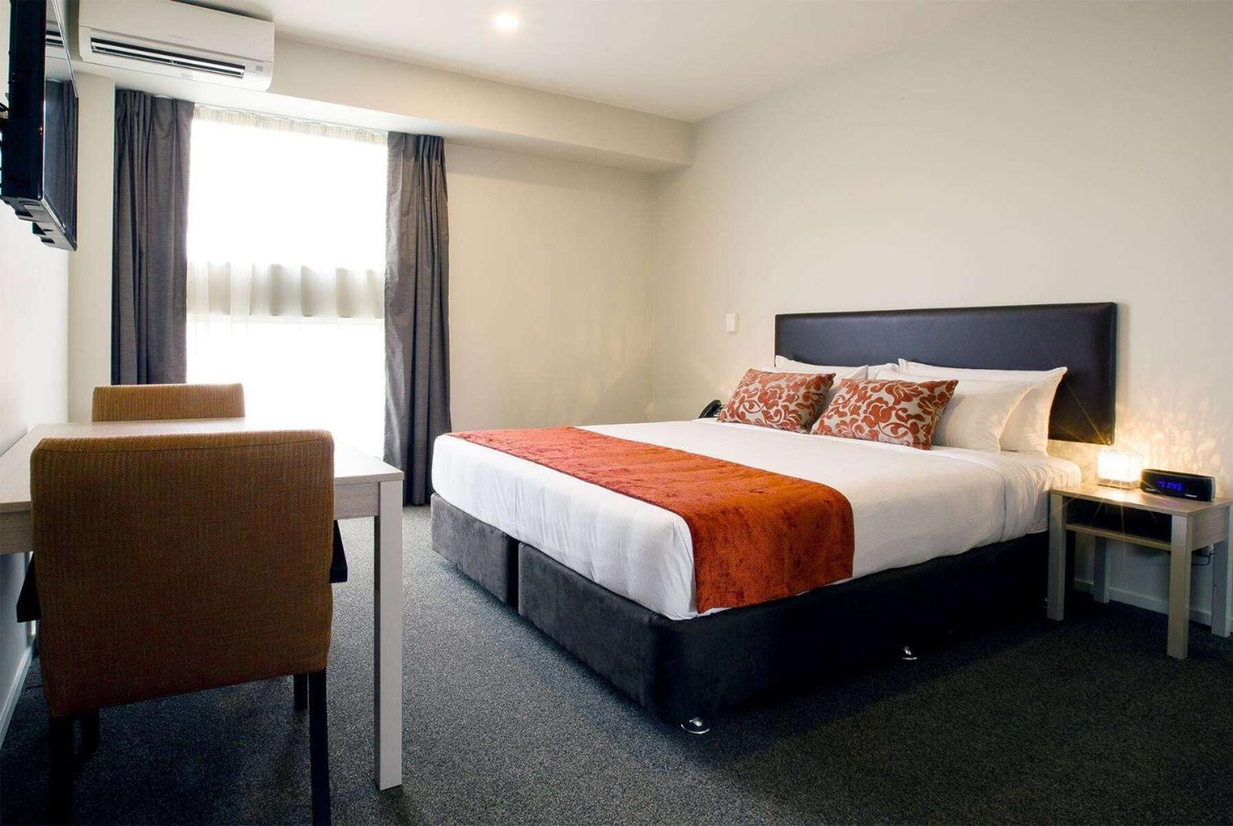 Ramada Suites By Wyndham Christchurch City Екстериор снимка