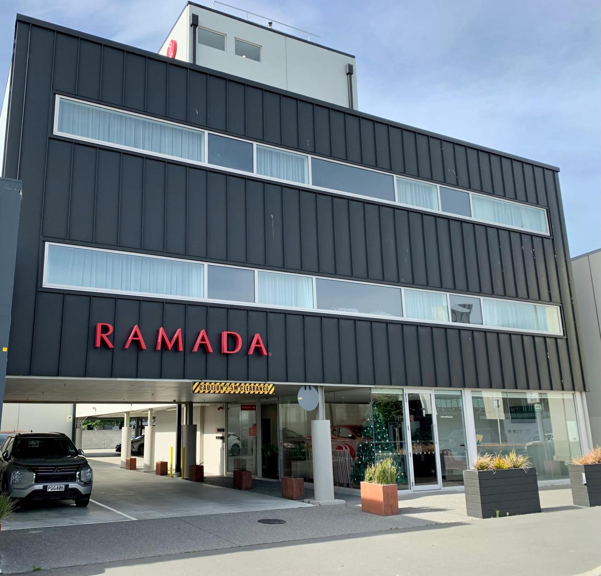 Ramada Suites By Wyndham Christchurch City Екстериор снимка