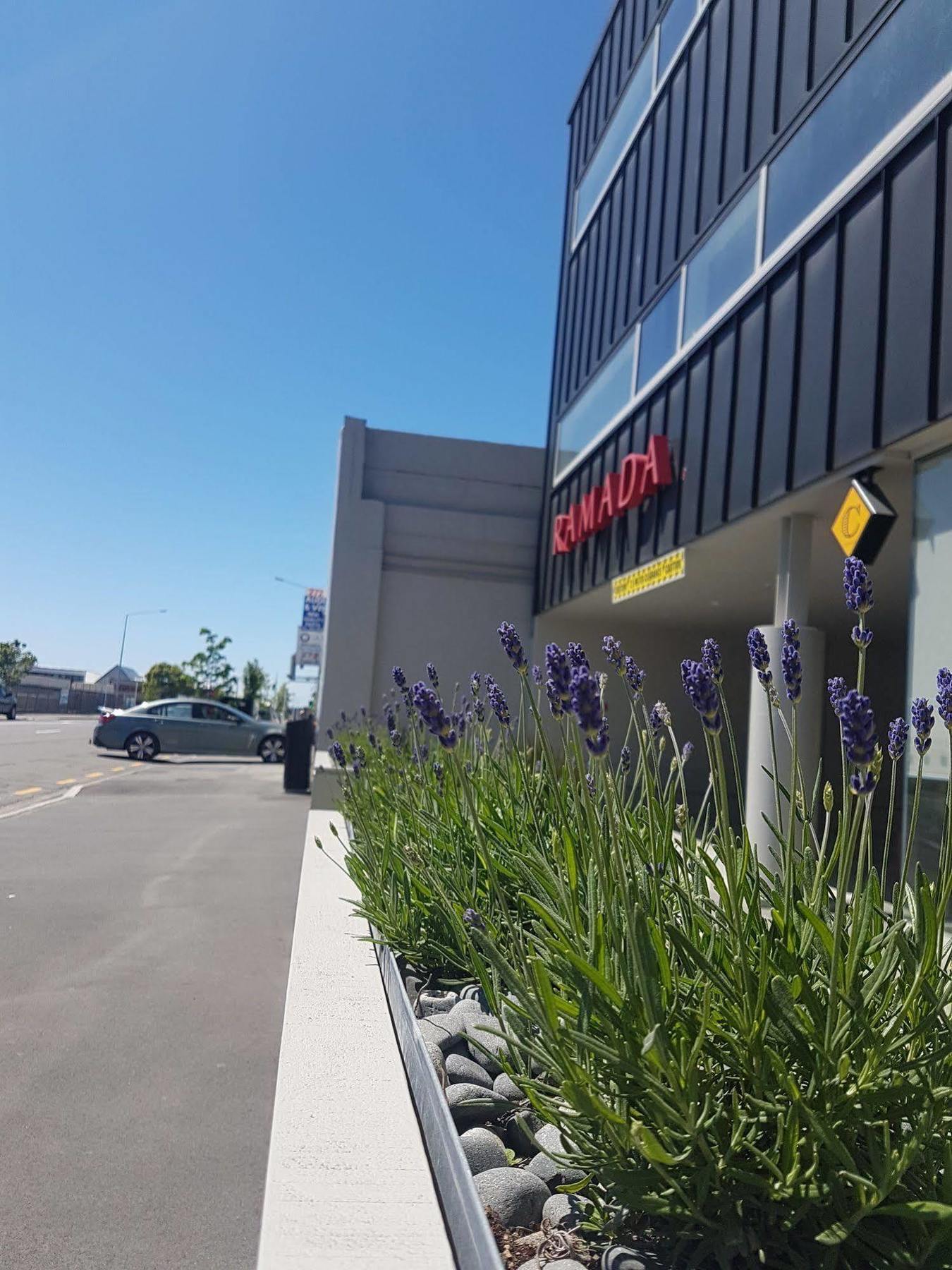 Ramada Suites By Wyndham Christchurch City Екстериор снимка